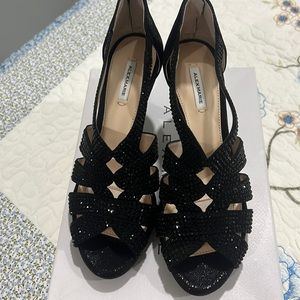 Women’s heels size 7